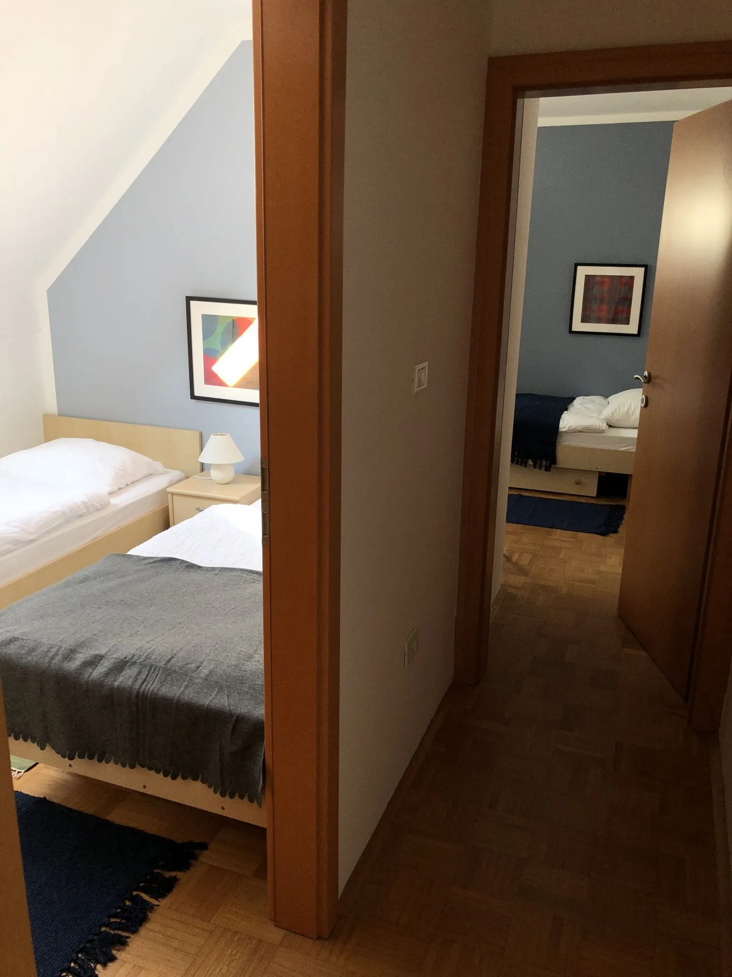 Spalnica z enojnima posteljama